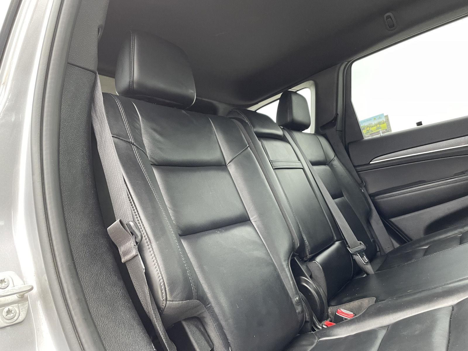 Vehicle photo 19