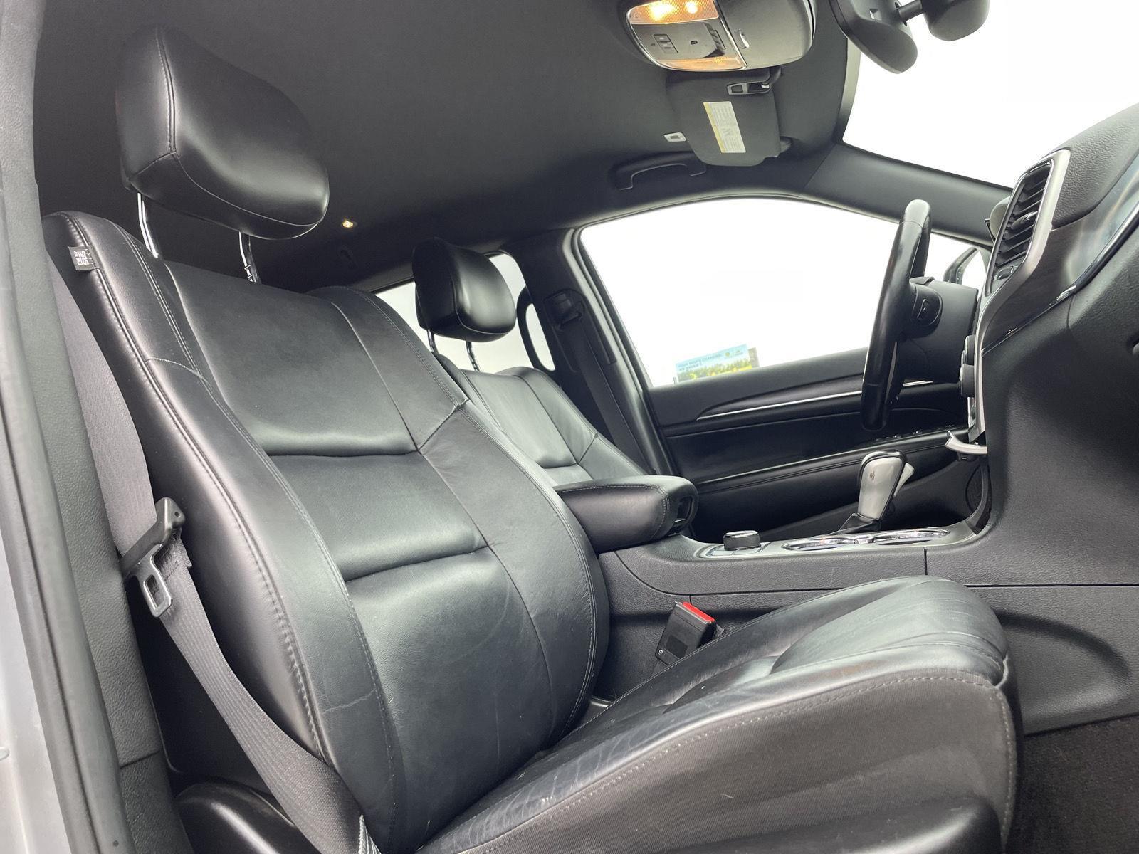 Vehicle photo 21