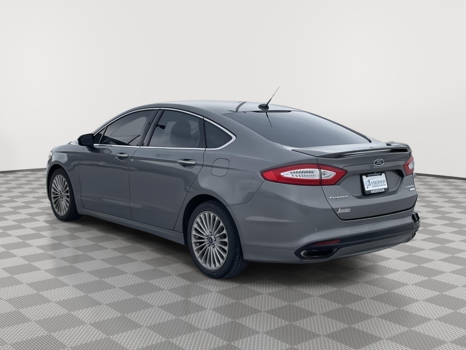 Vehicle photo 4