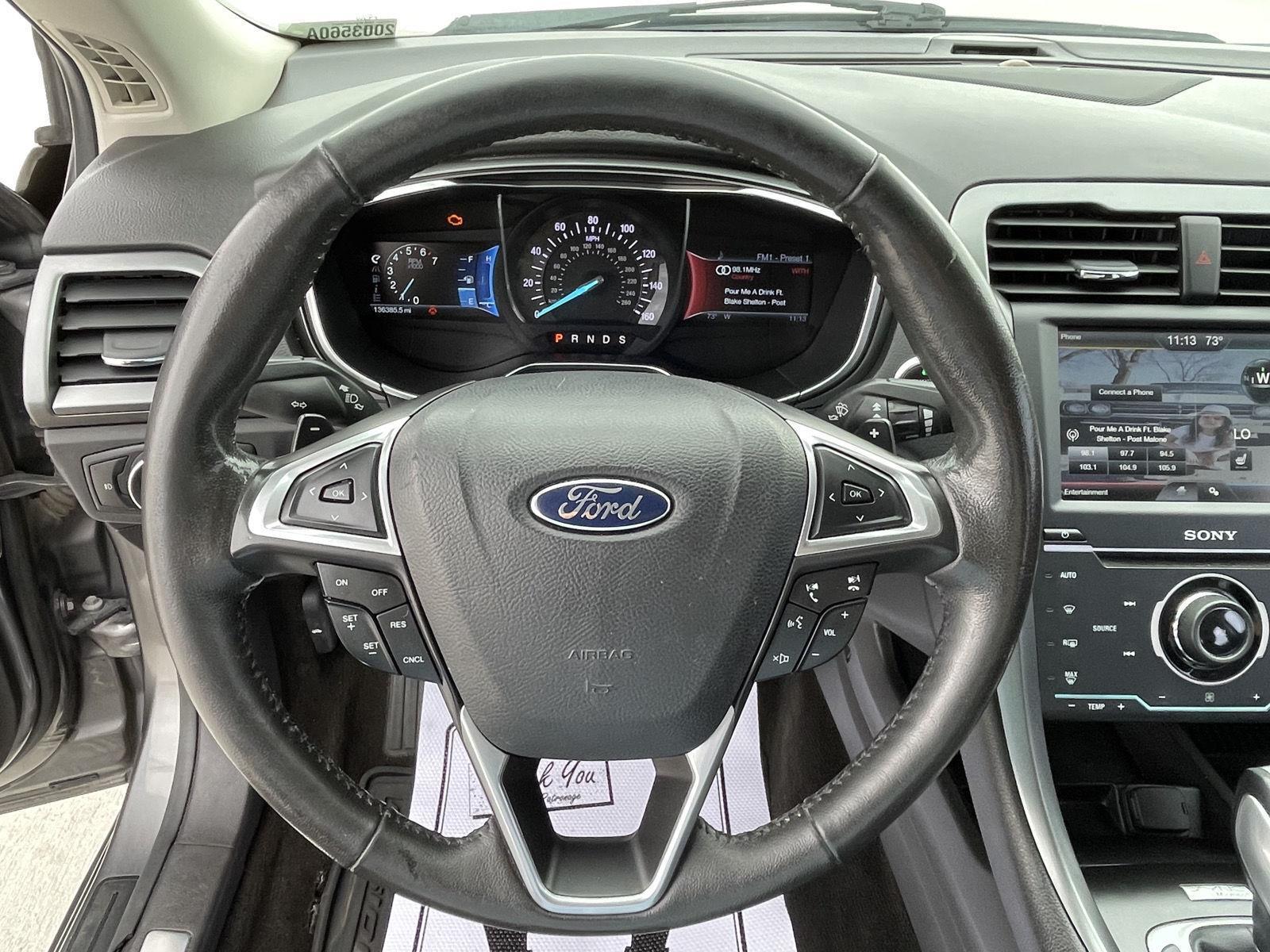 Vehicle photo 9