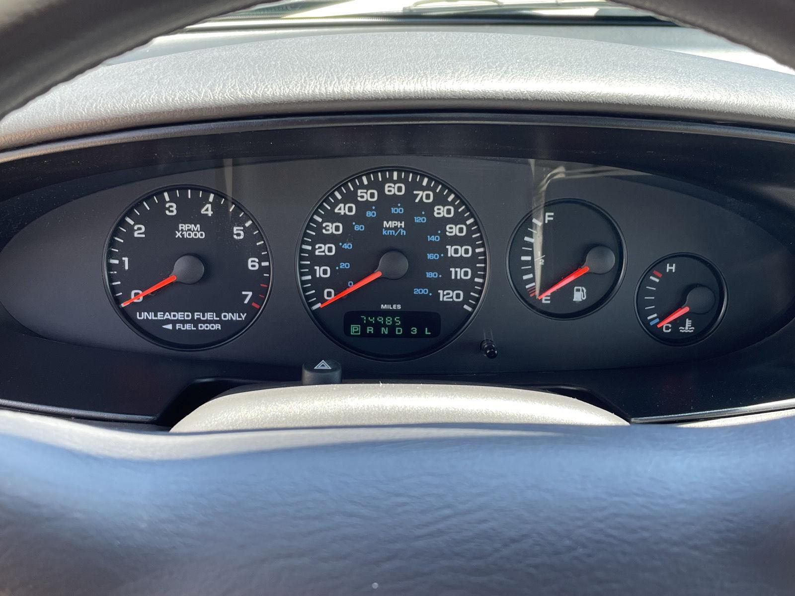 Vehicle photo 3