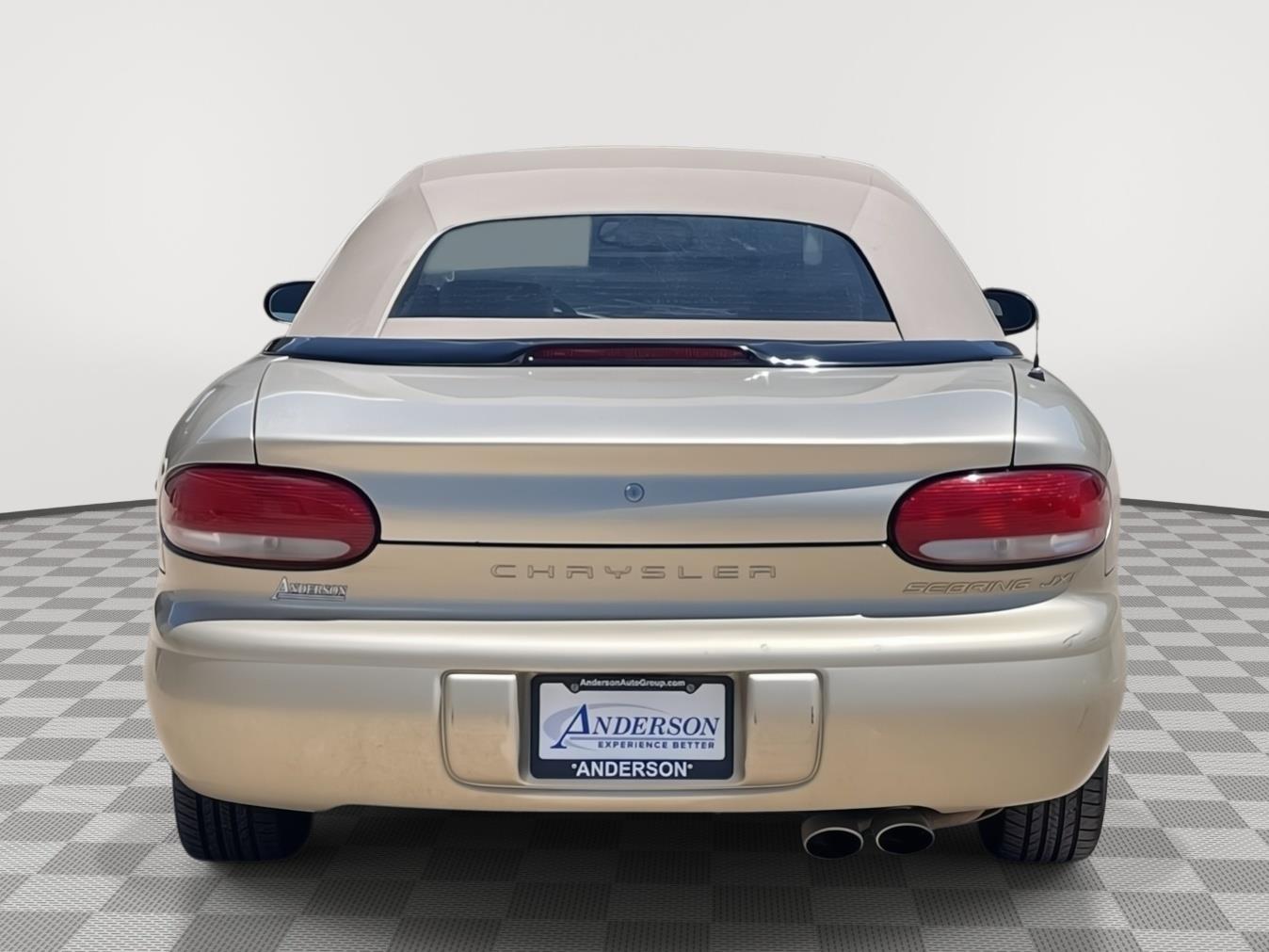 Vehicle photo 5