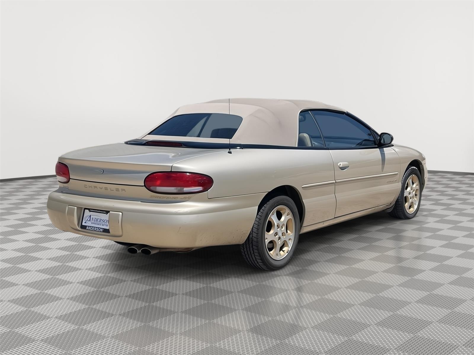 Vehicle photo 6