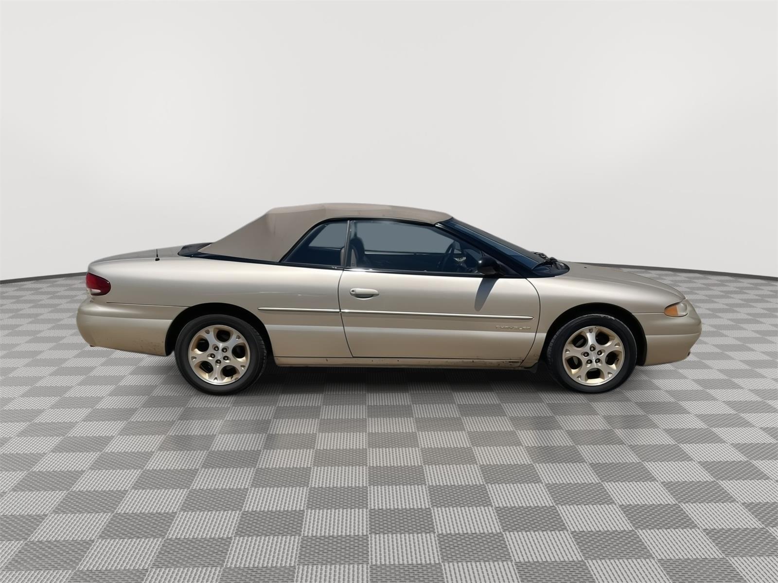 Vehicle photo 7