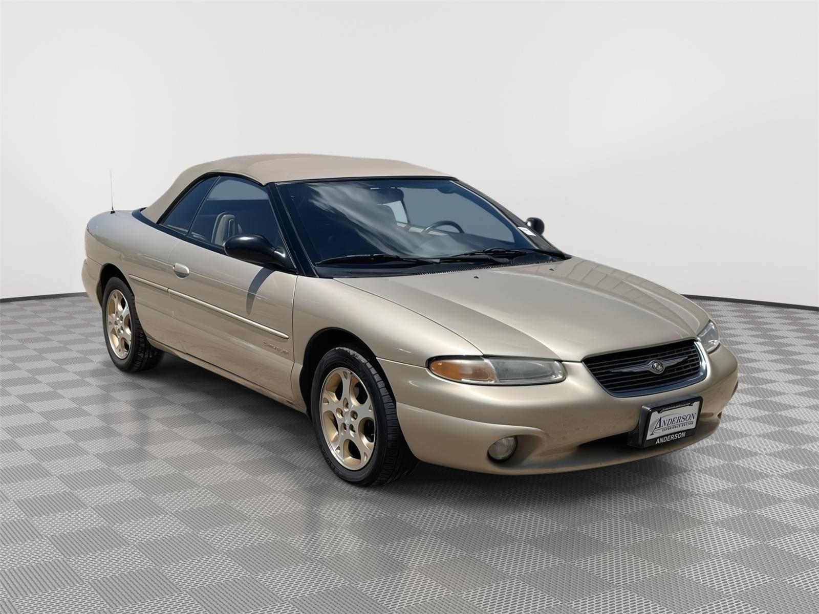 Vehicle photo 8
