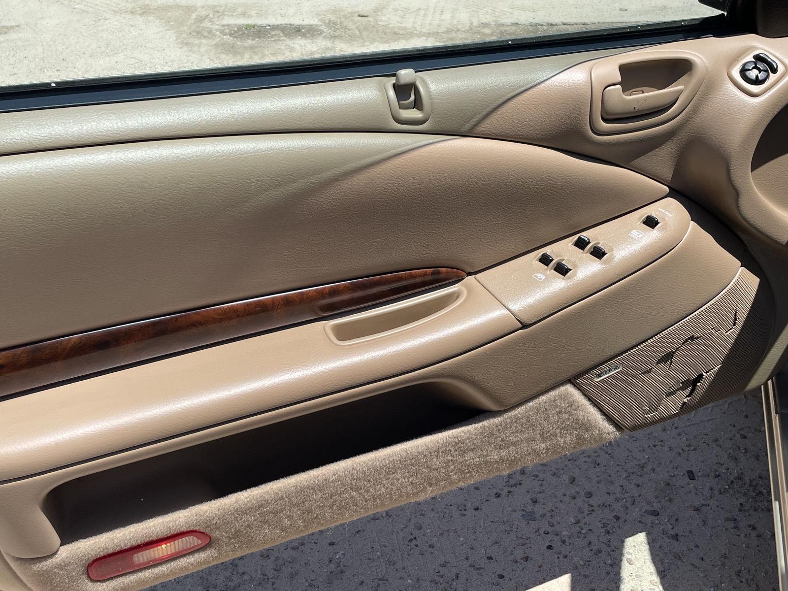 Vehicle photo 12