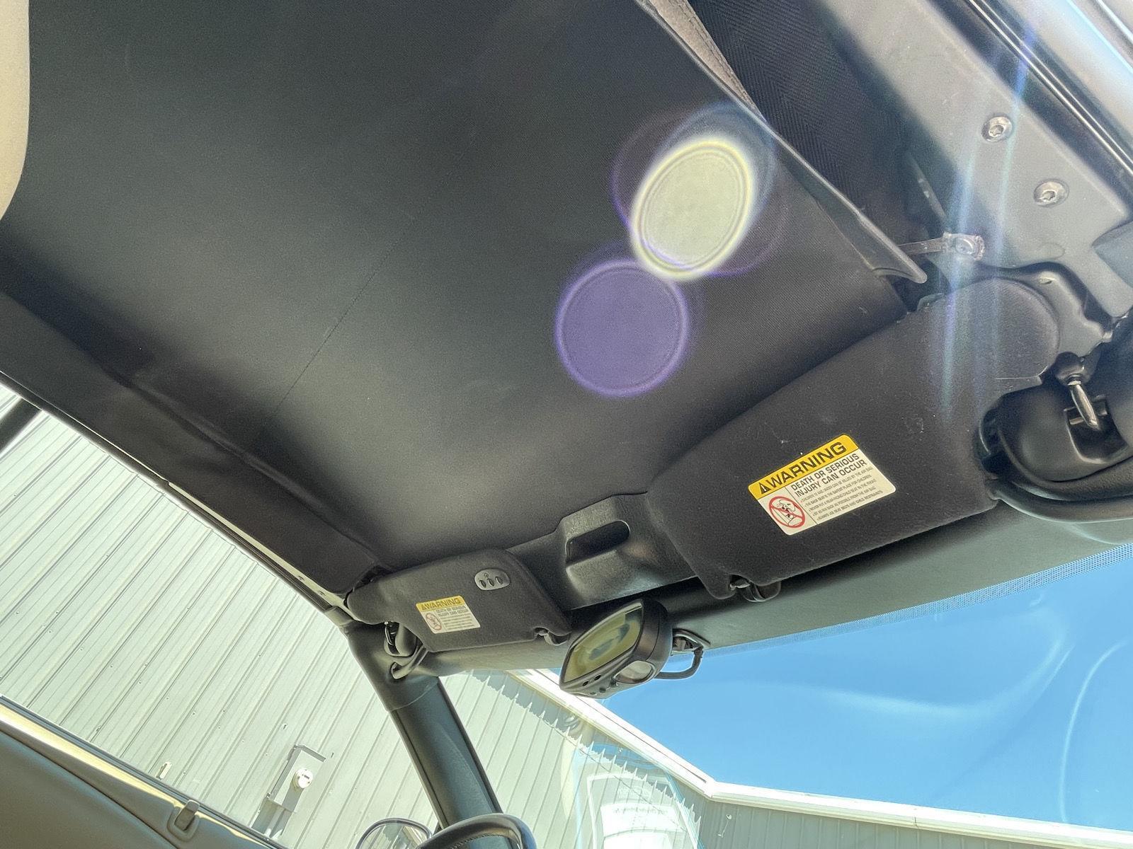 Vehicle photo 17