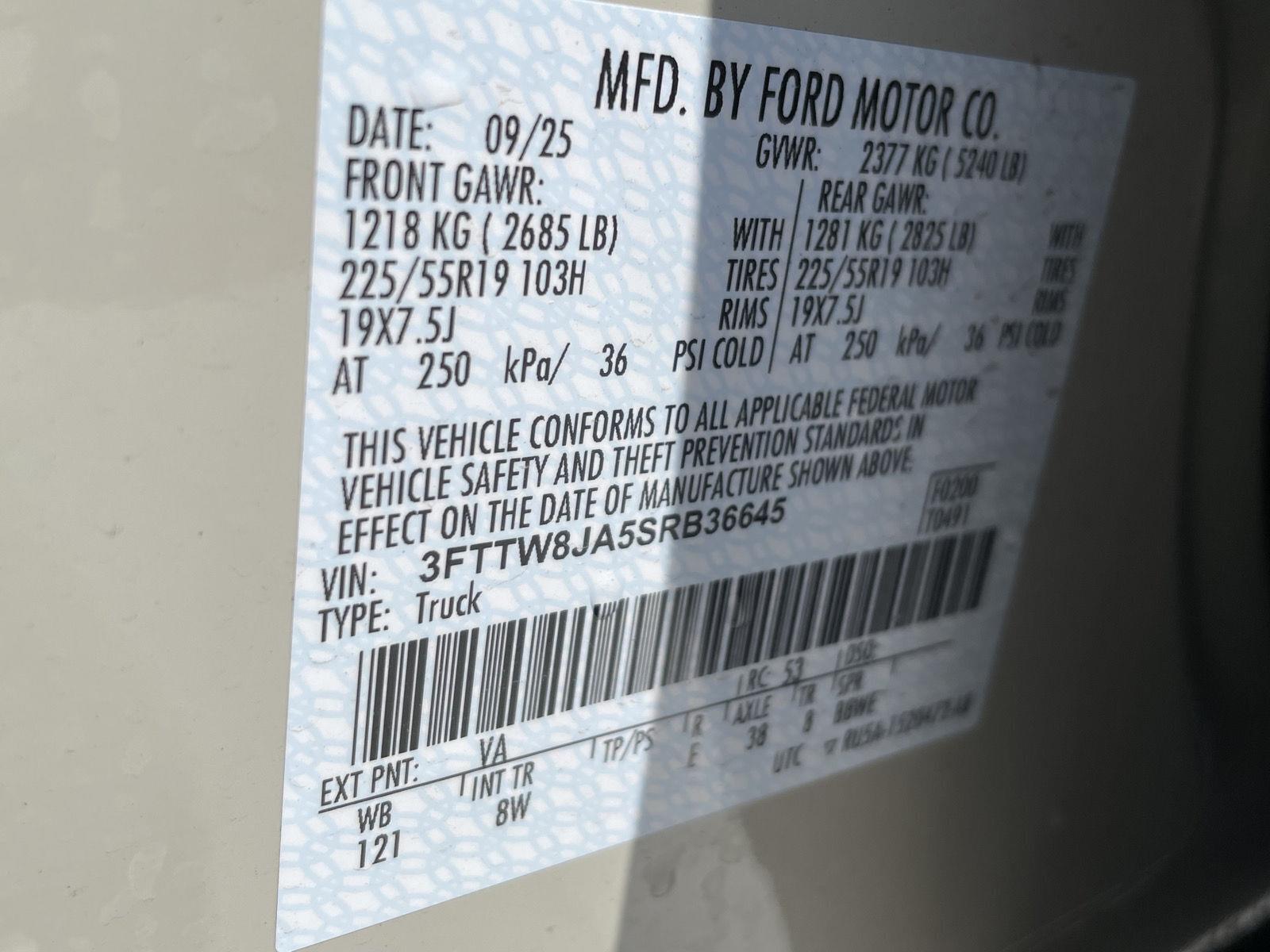 Vehicle photo 11