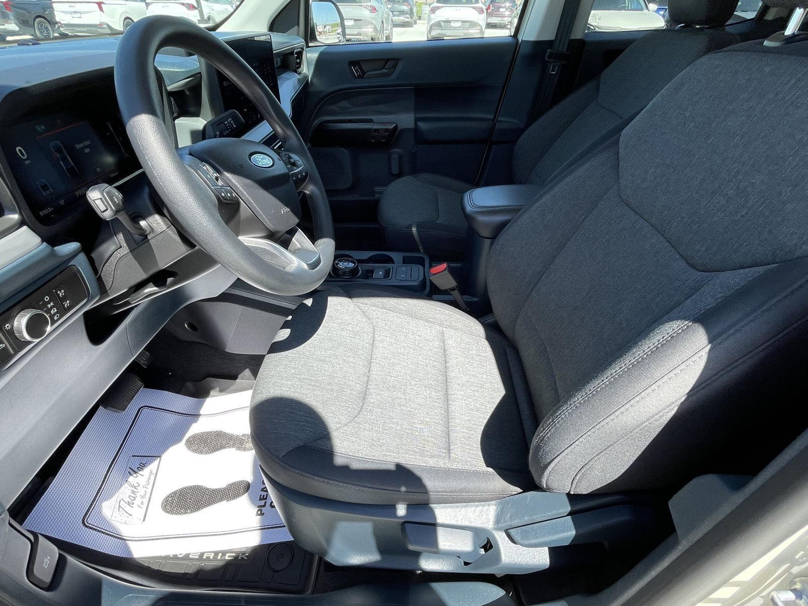 Vehicle photo 13