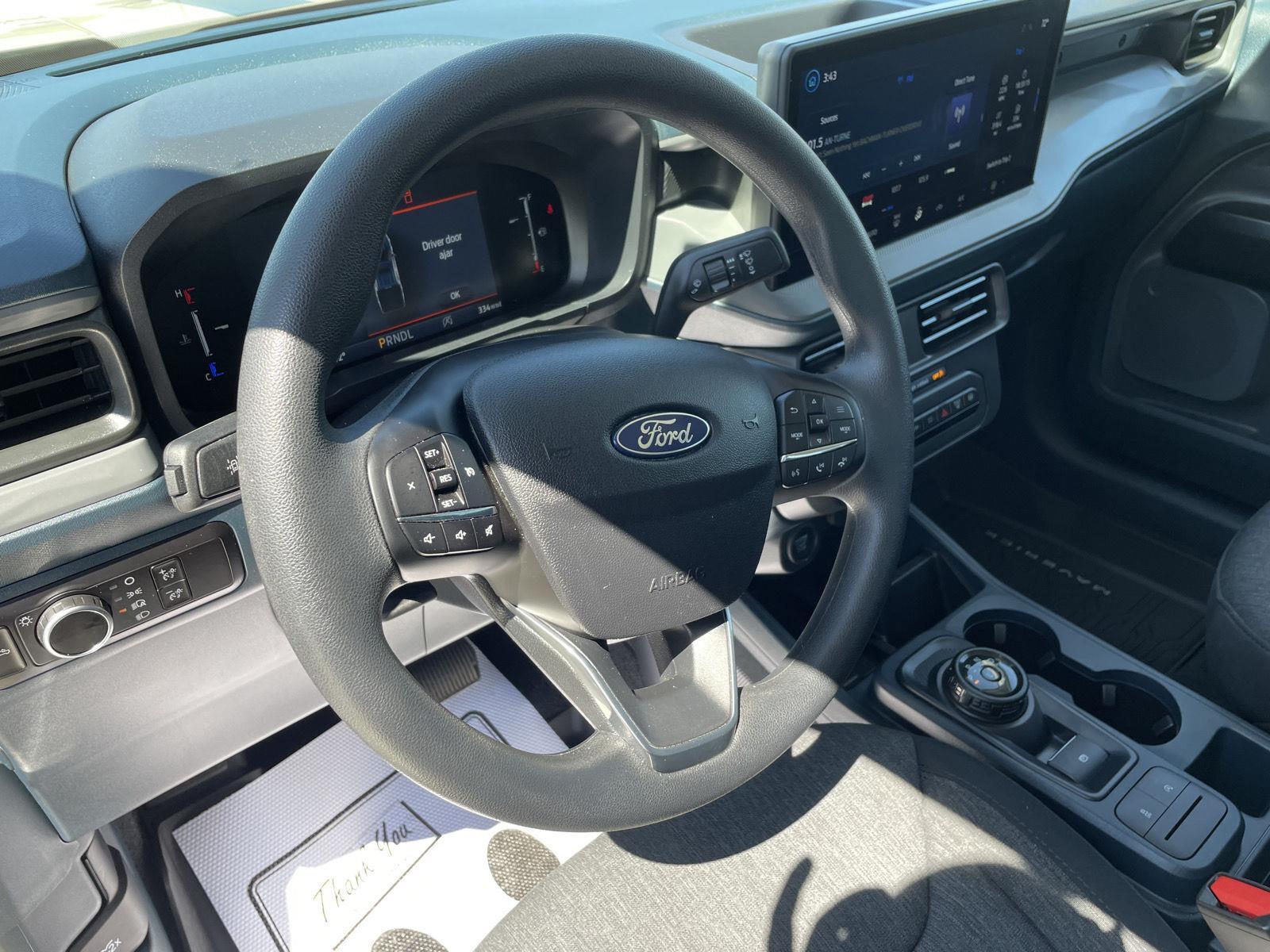 Vehicle photo 14