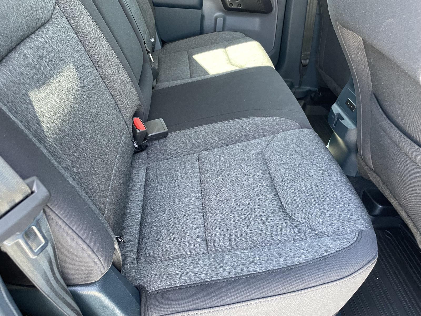 Vehicle photo 18
