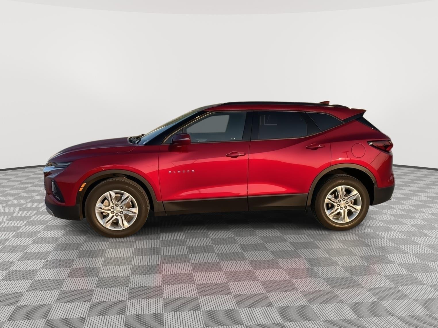 Vehicle photo 2