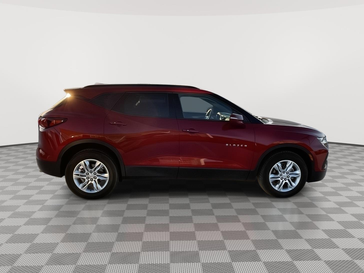 Vehicle photo 7