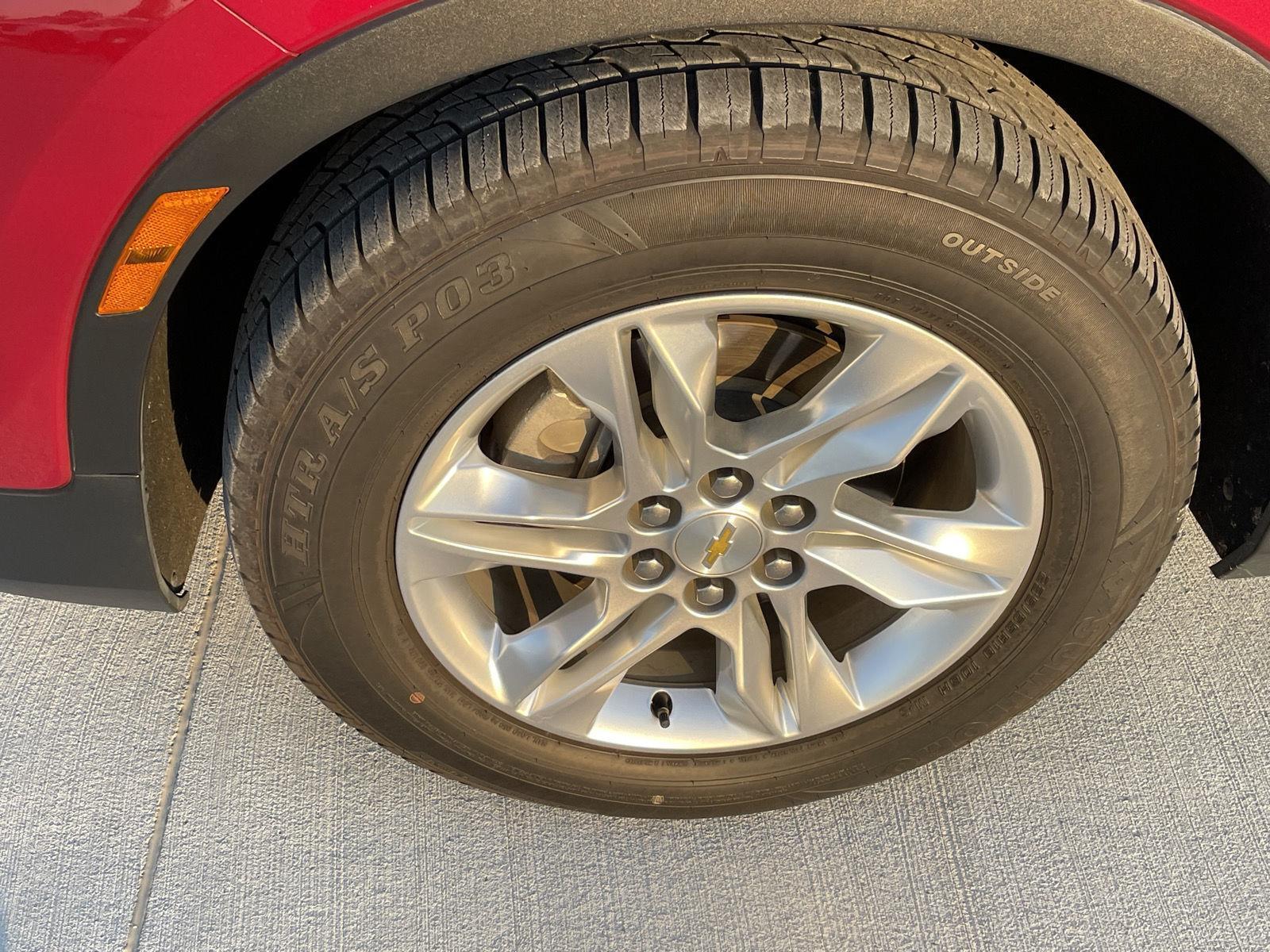 Vehicle photo 10