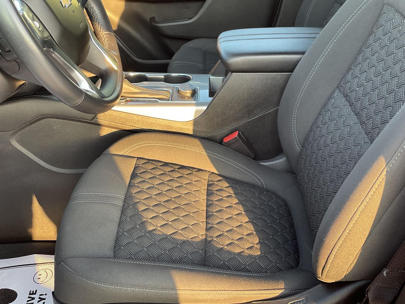 Vehicle photo 13