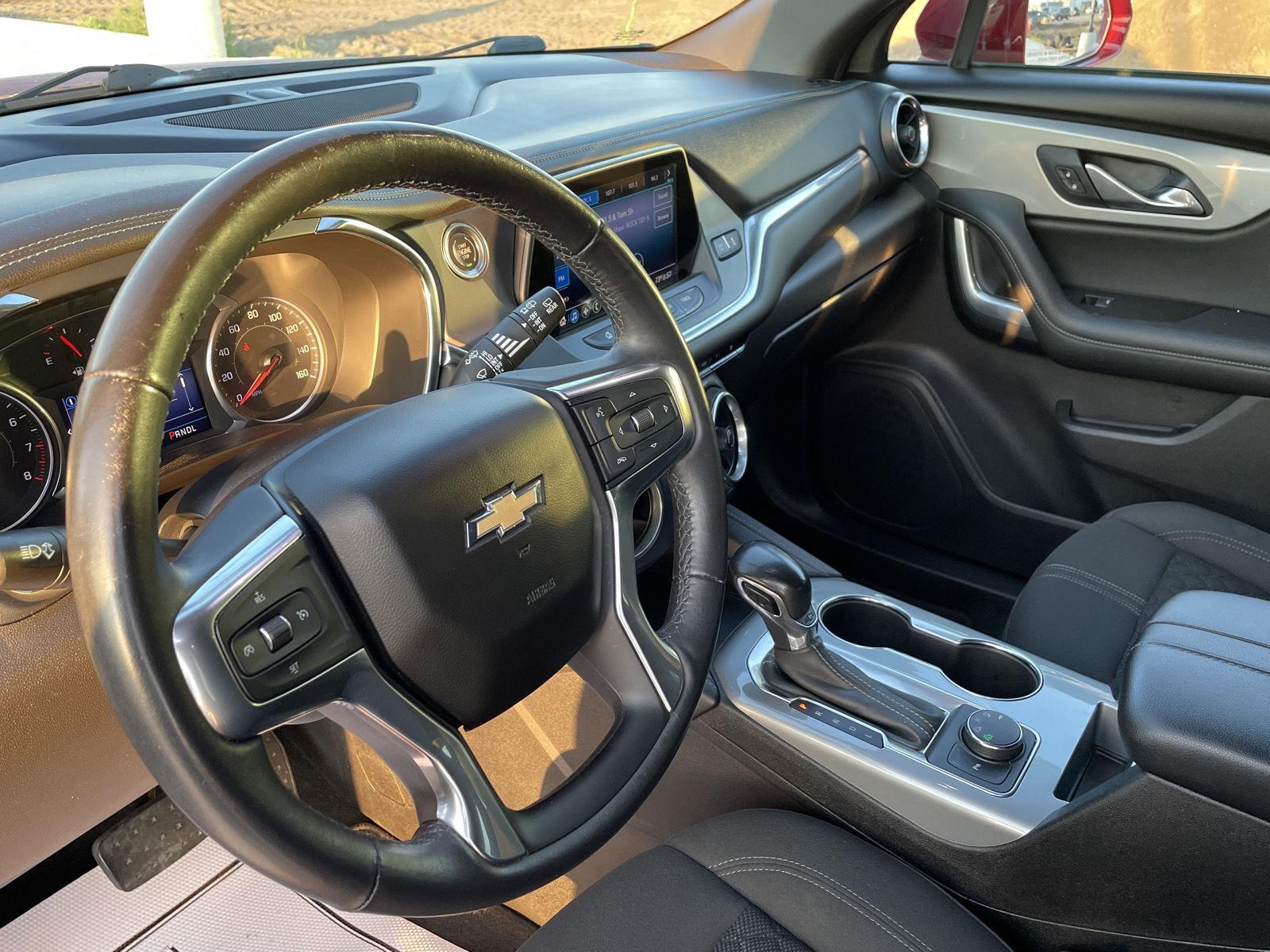 Vehicle photo 14