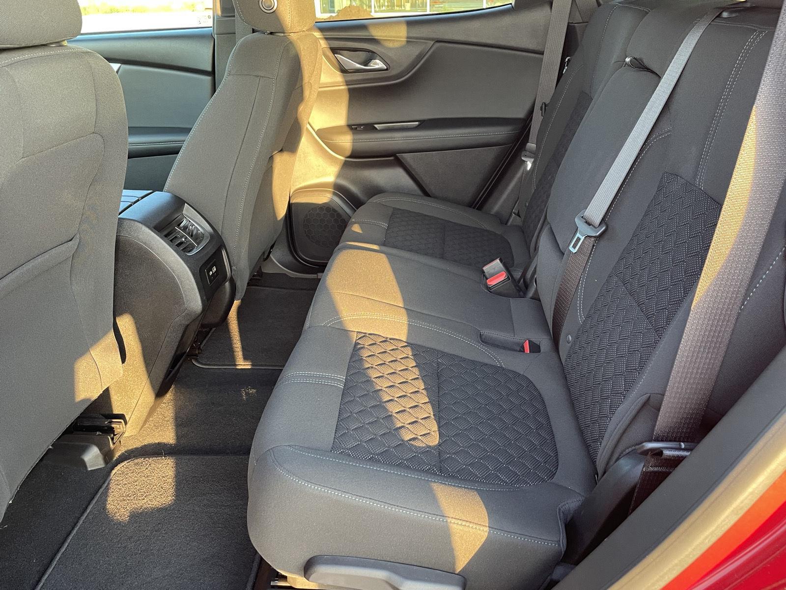 Vehicle photo 16