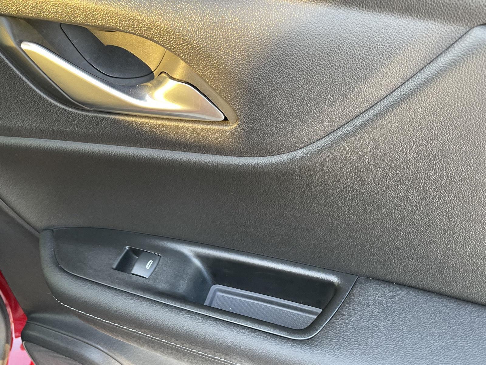 Vehicle photo 18