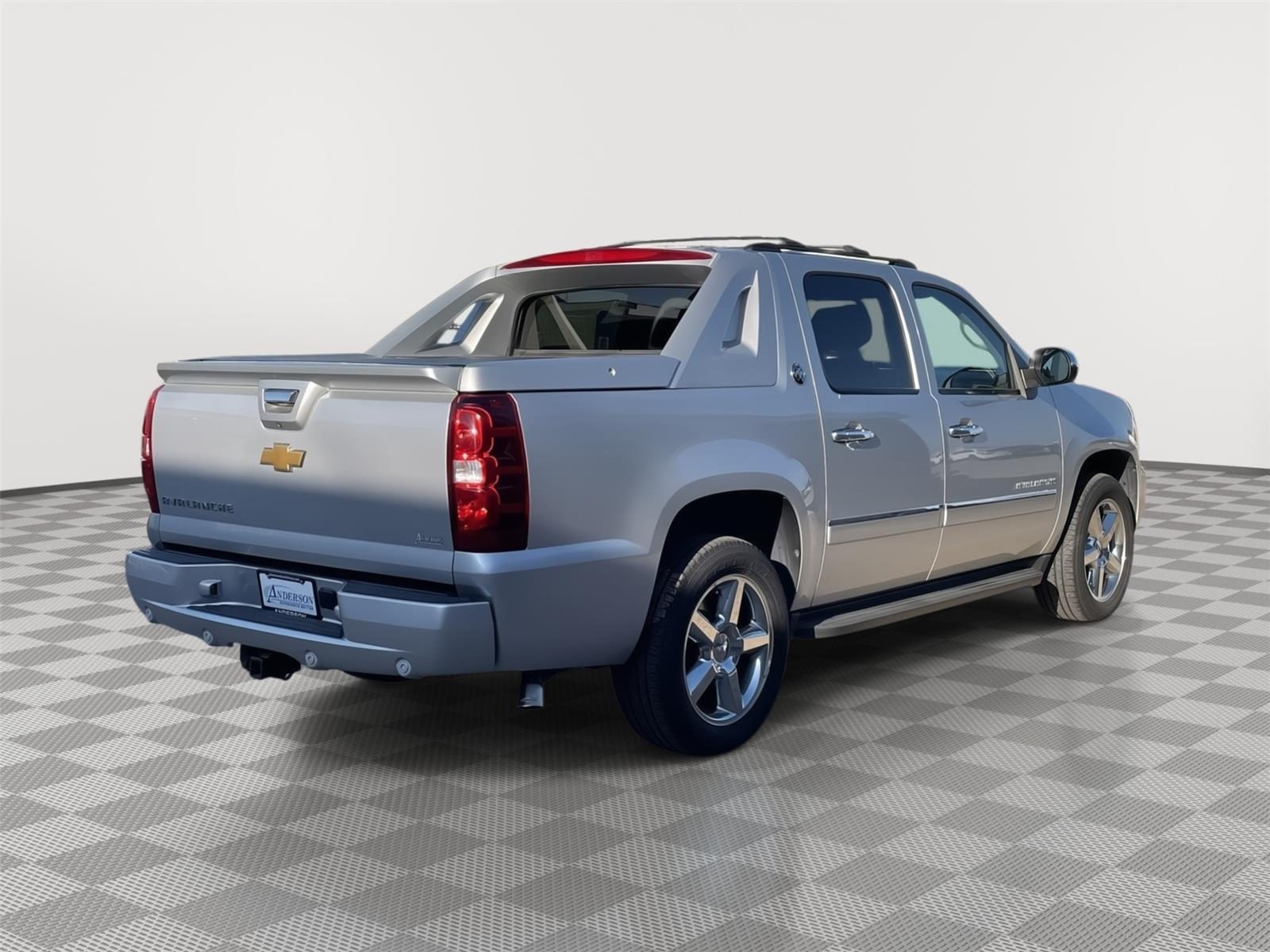 Vehicle photo 6