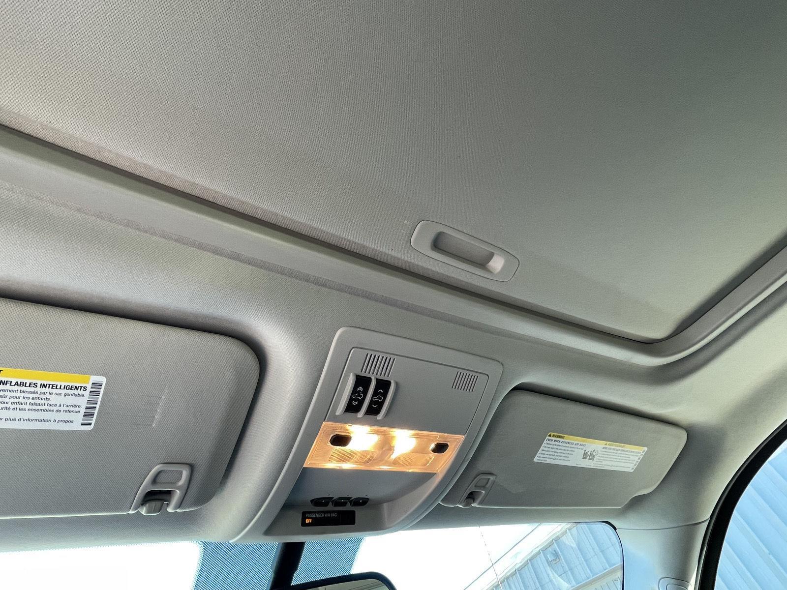 Vehicle photo 17