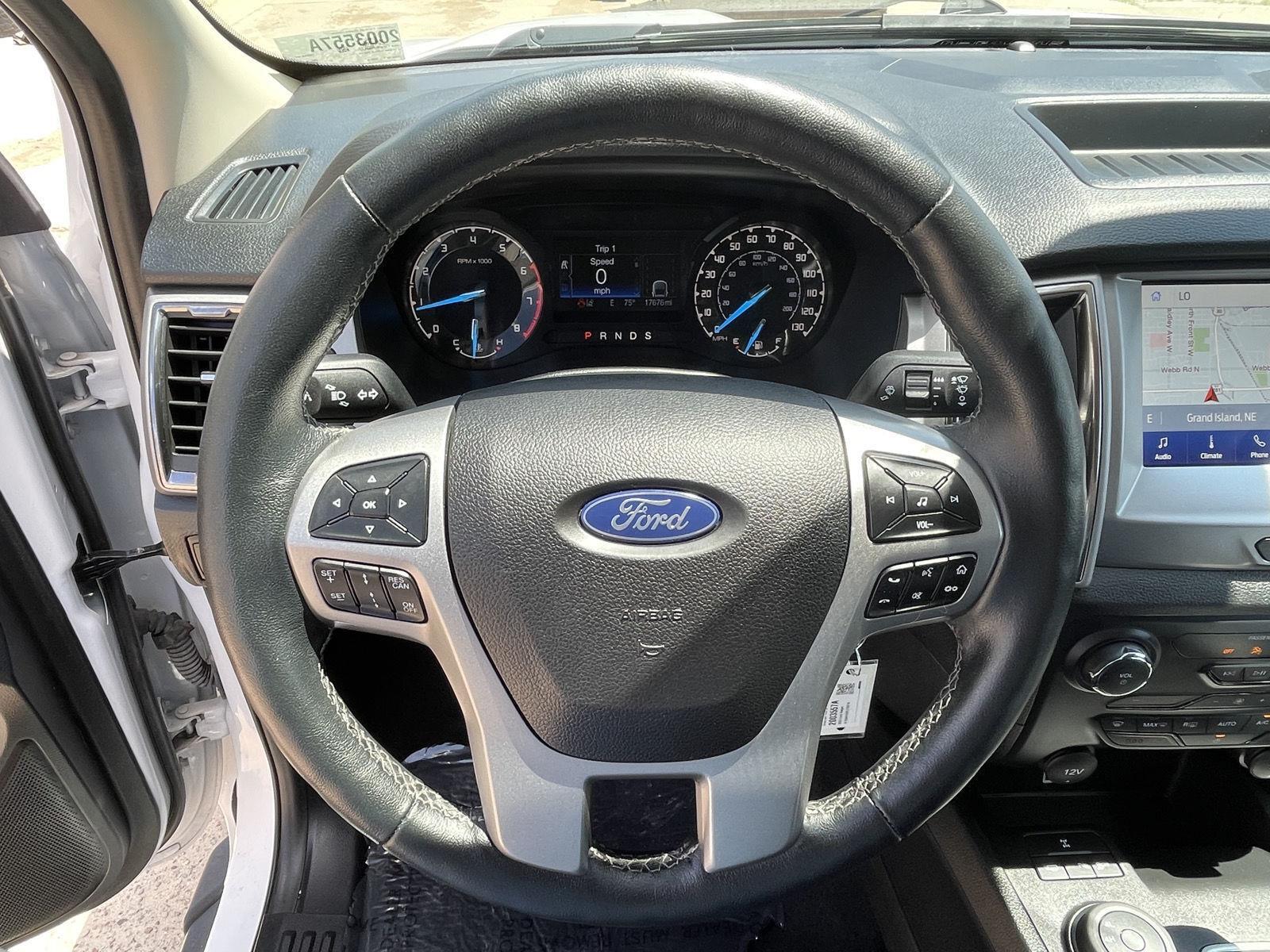 Vehicle photo 13