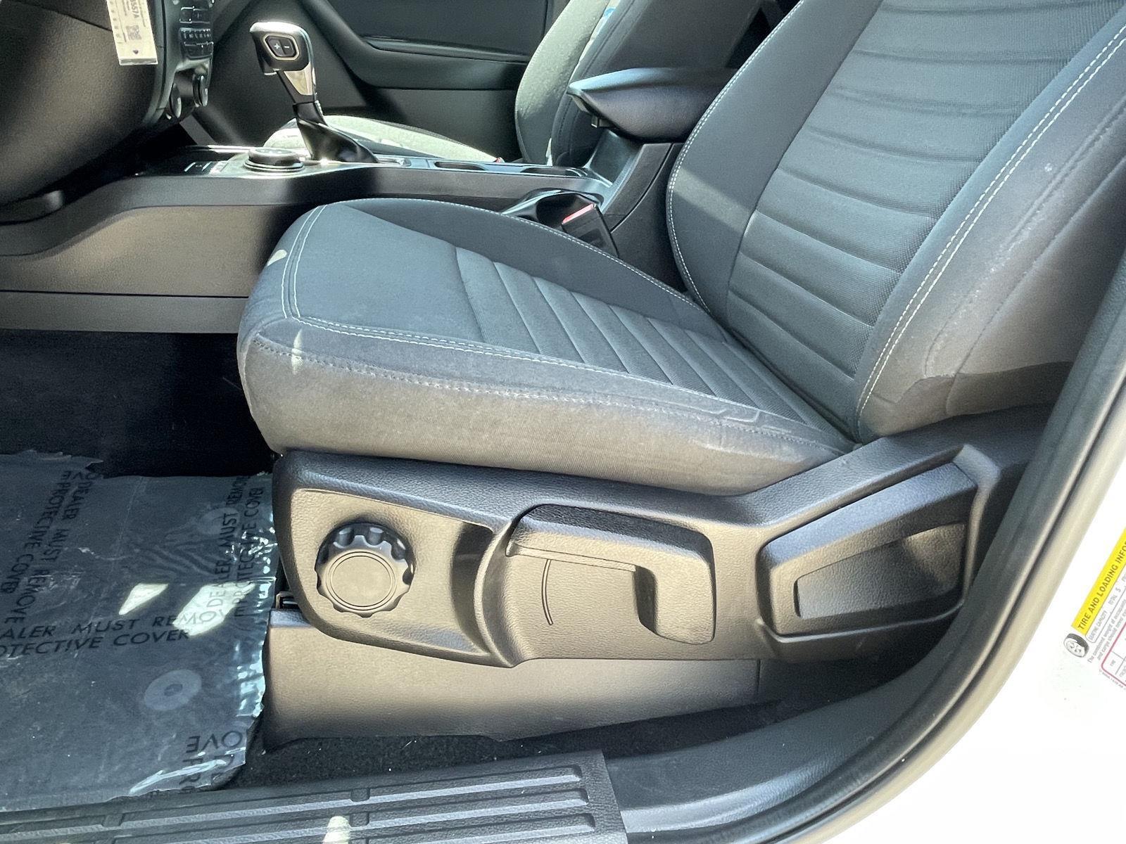 Vehicle photo 17