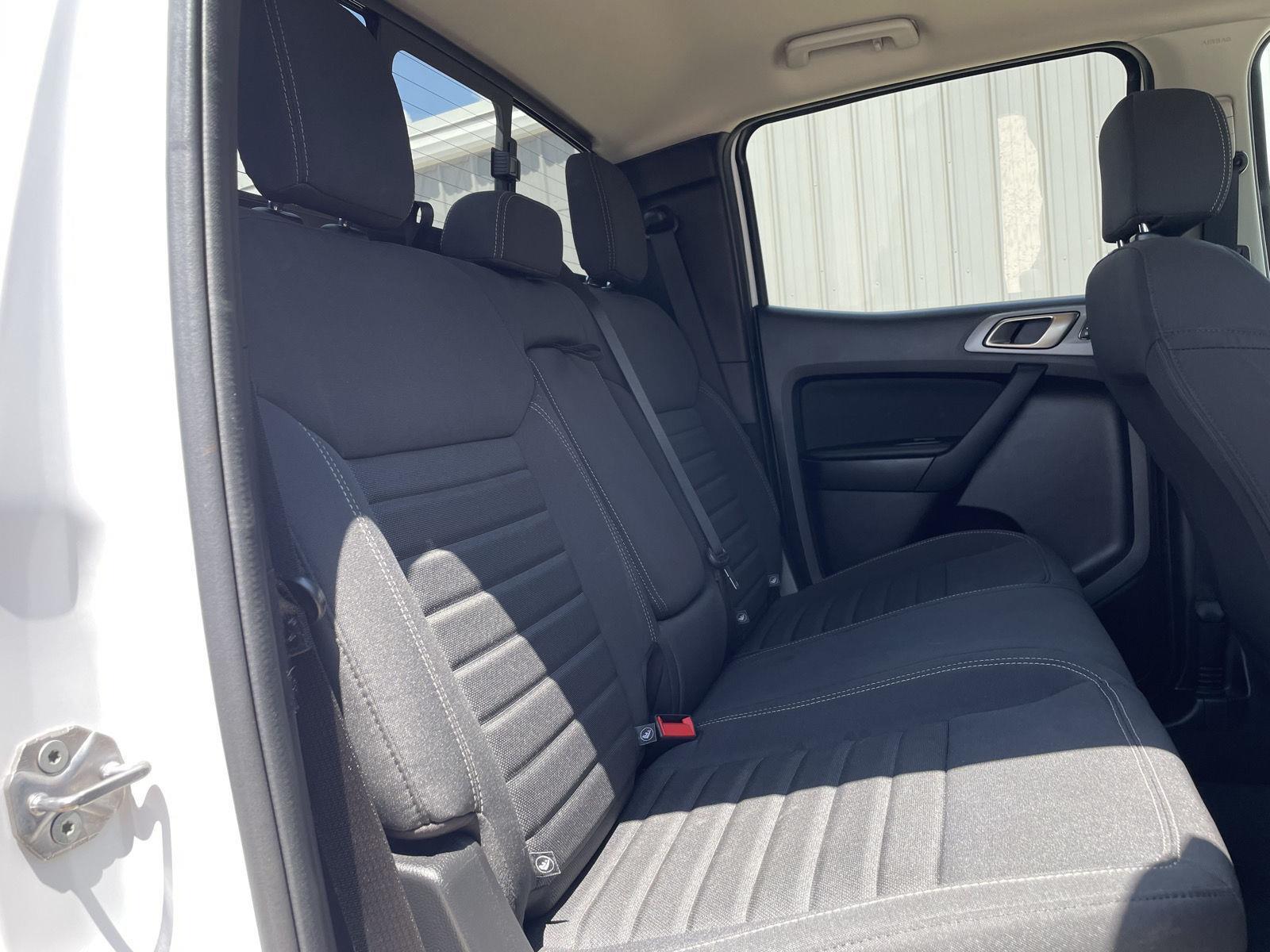 Vehicle photo 19