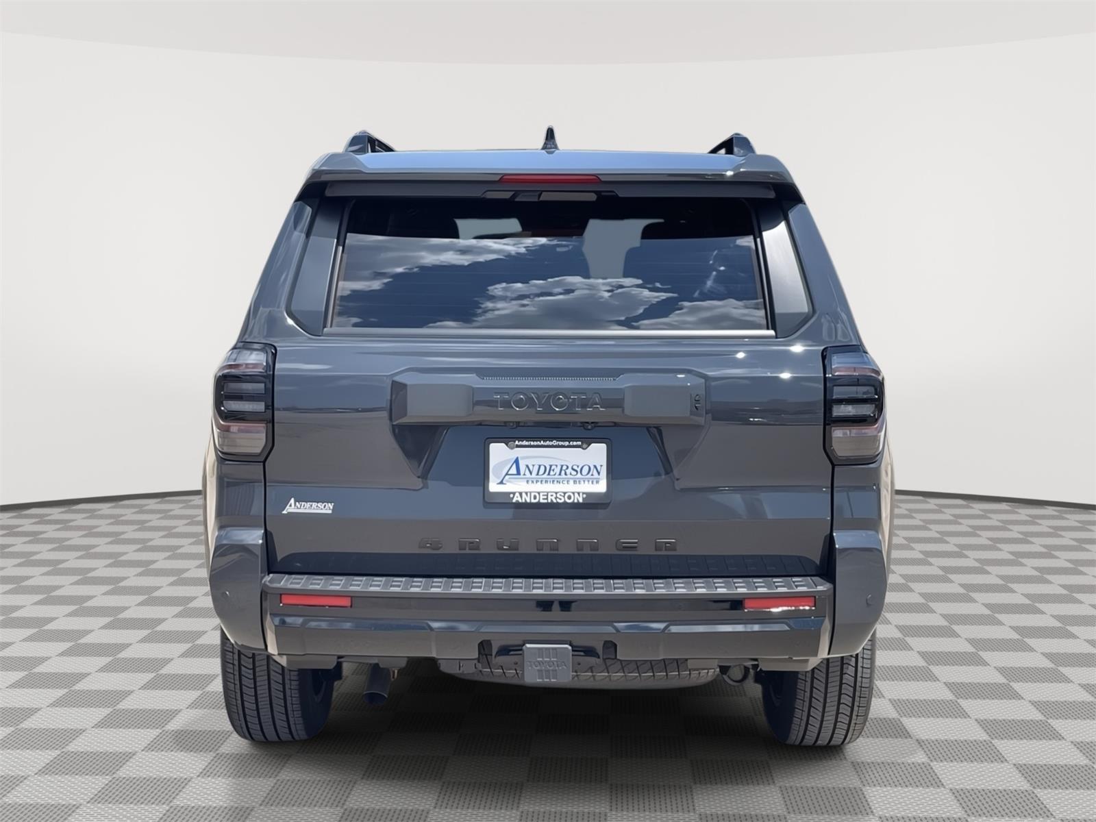 Vehicle photo 5
