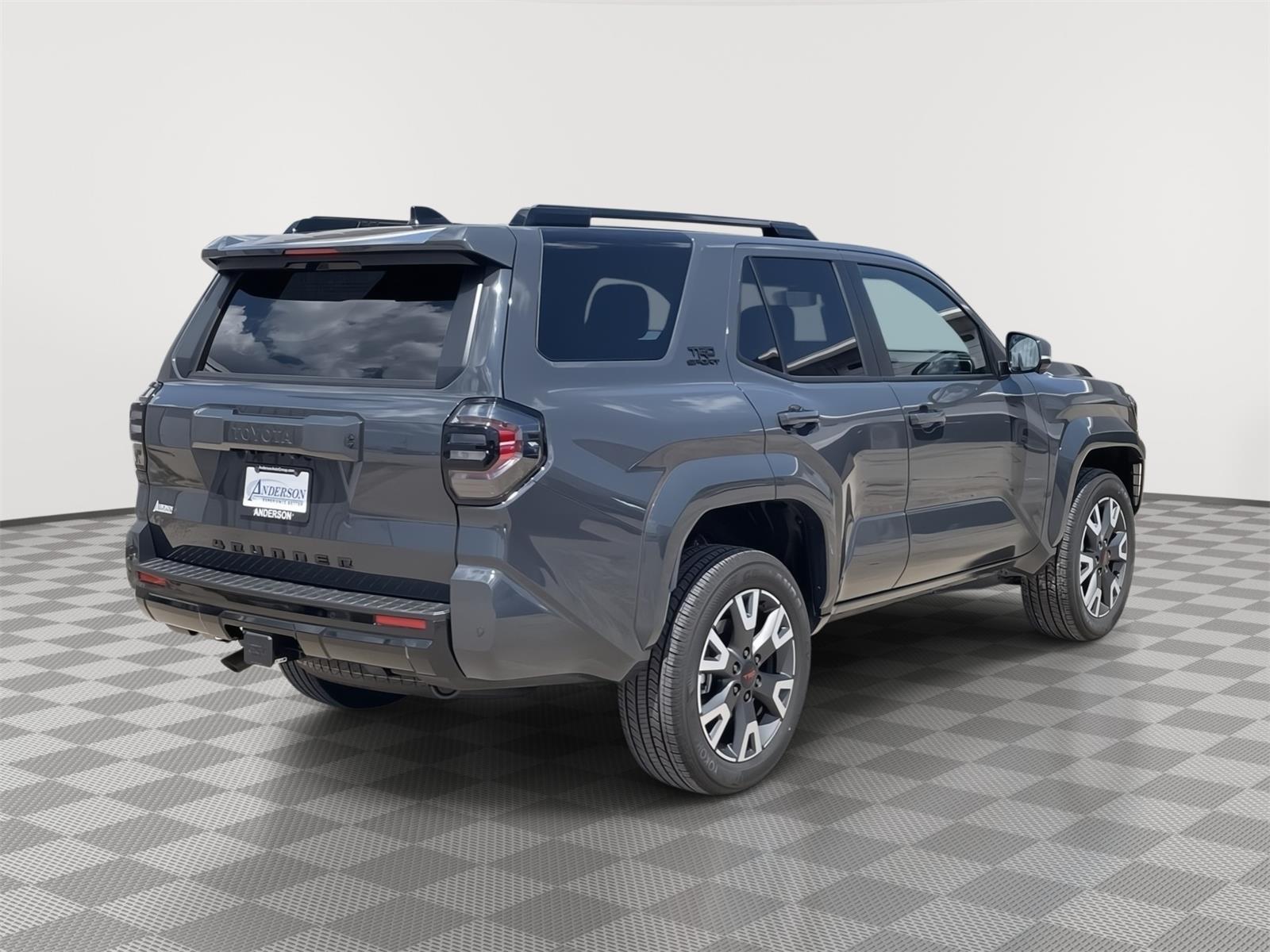 Vehicle photo 6