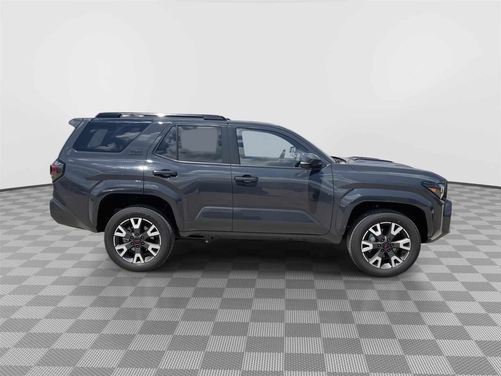 Vehicle photo 7
