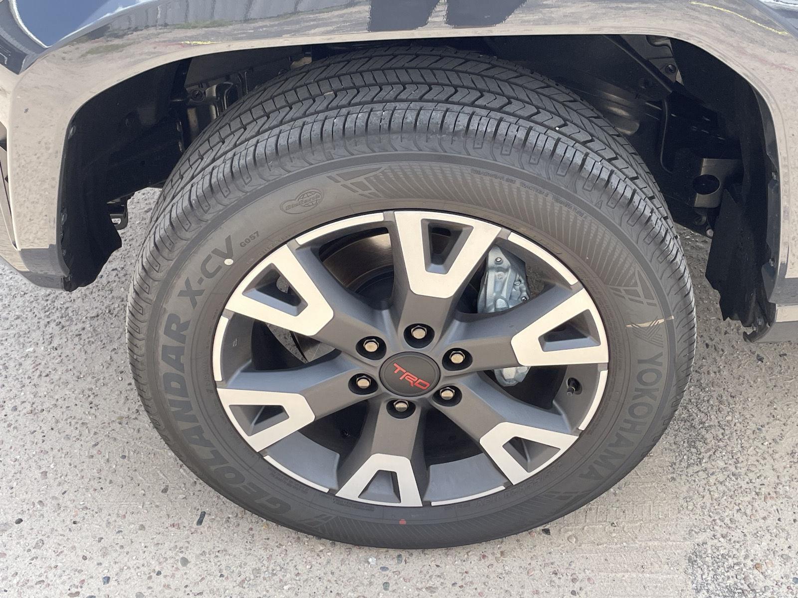 Vehicle photo 10