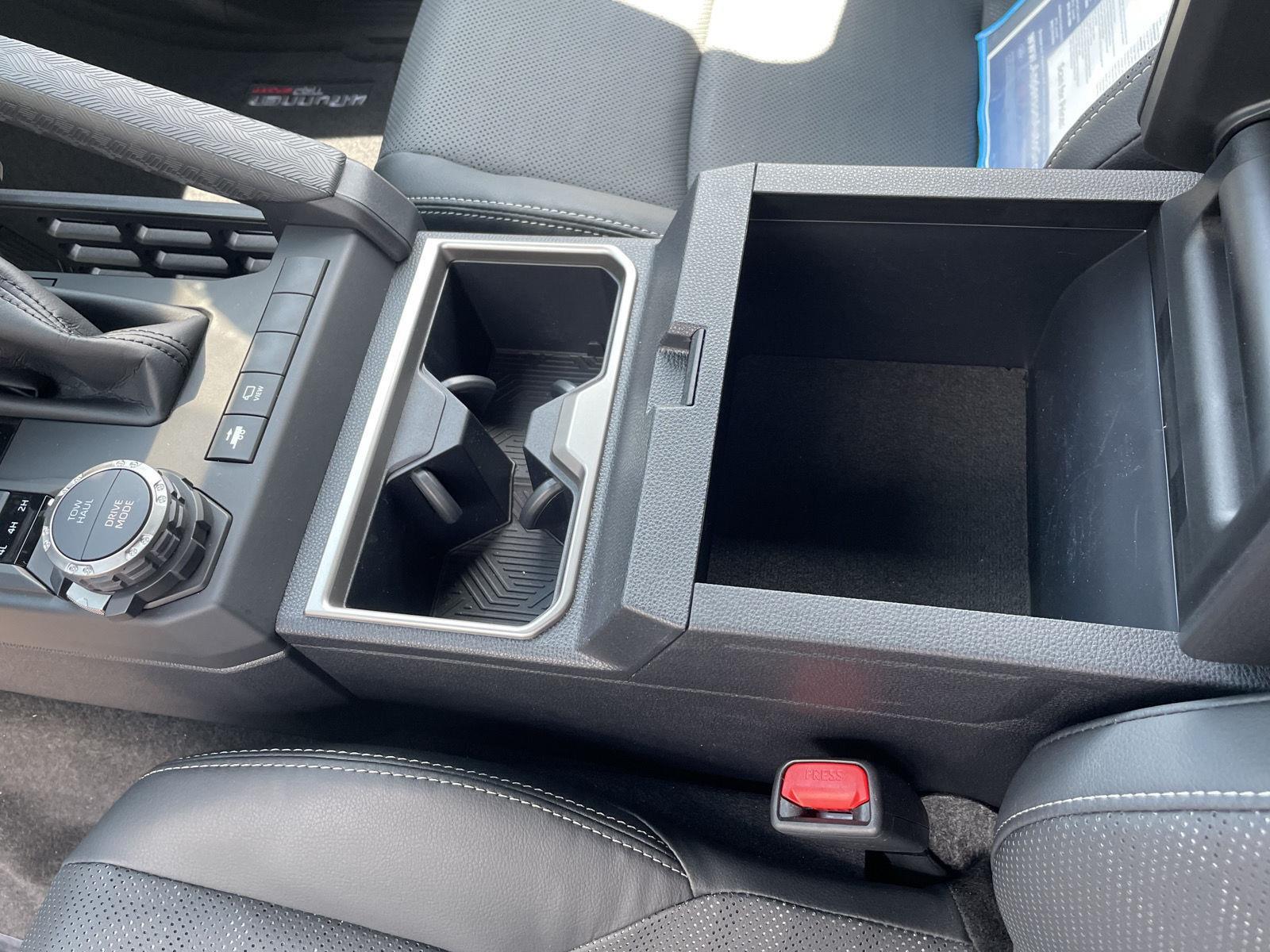 Vehicle photo 16