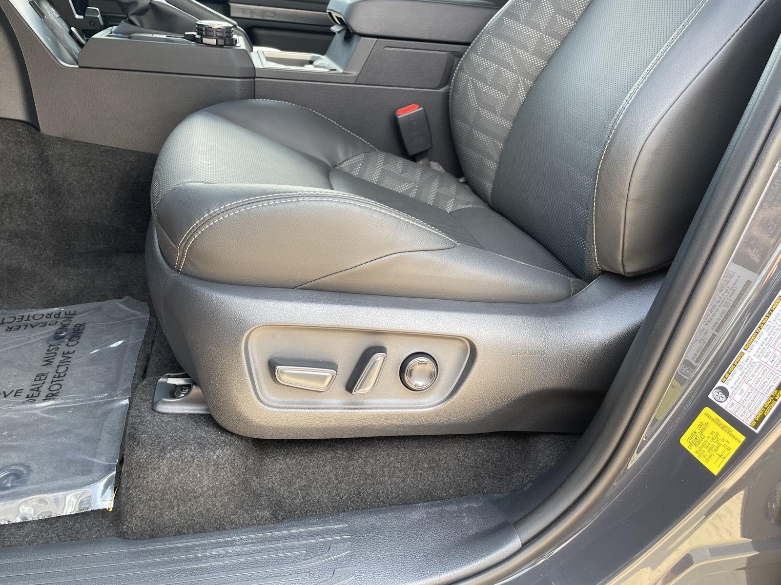 Vehicle photo 18