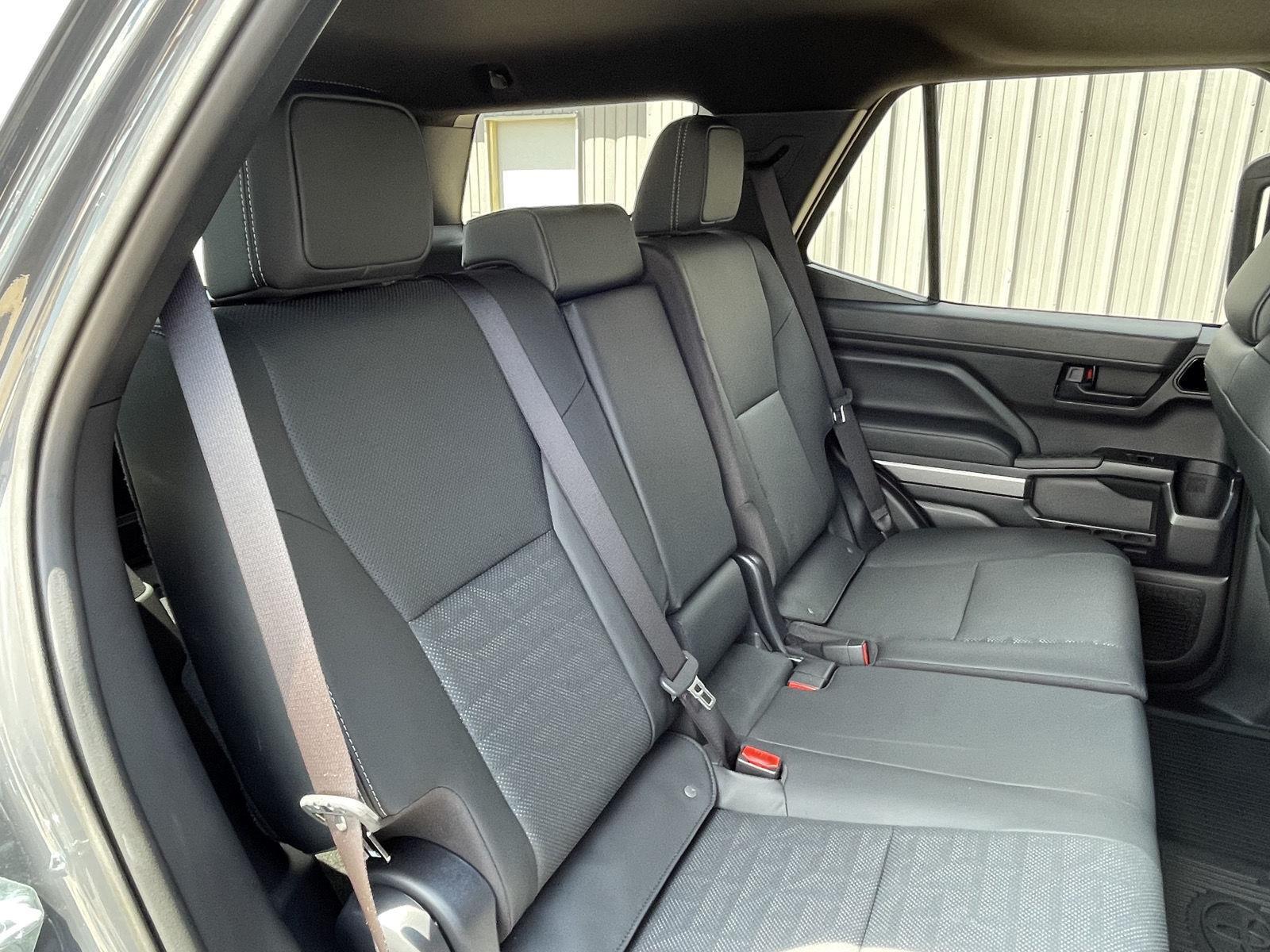 Vehicle photo 20