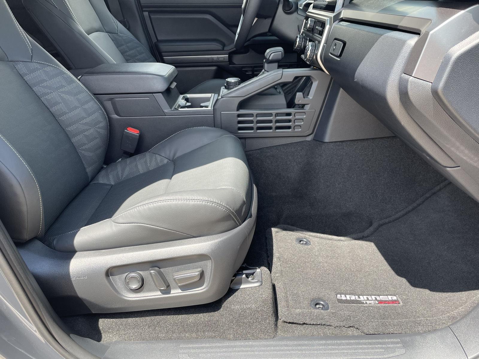 Vehicle photo 21