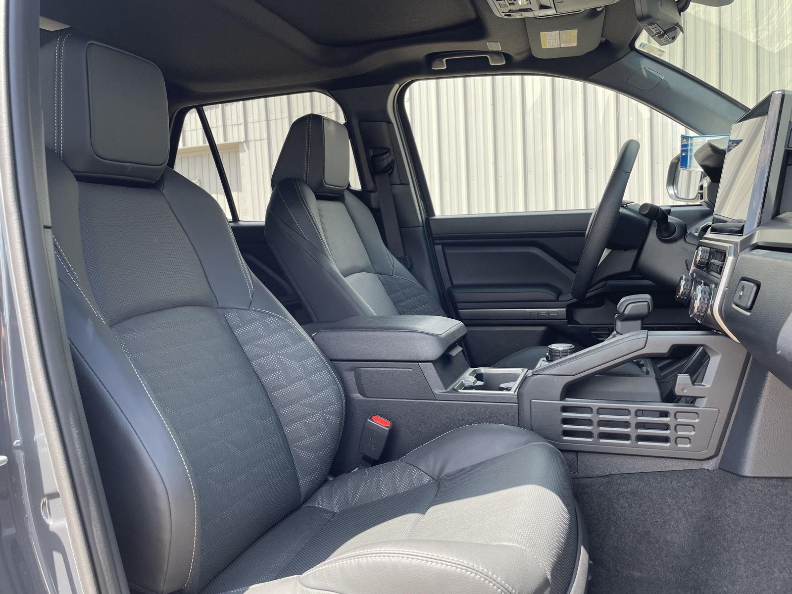 Vehicle photo 22