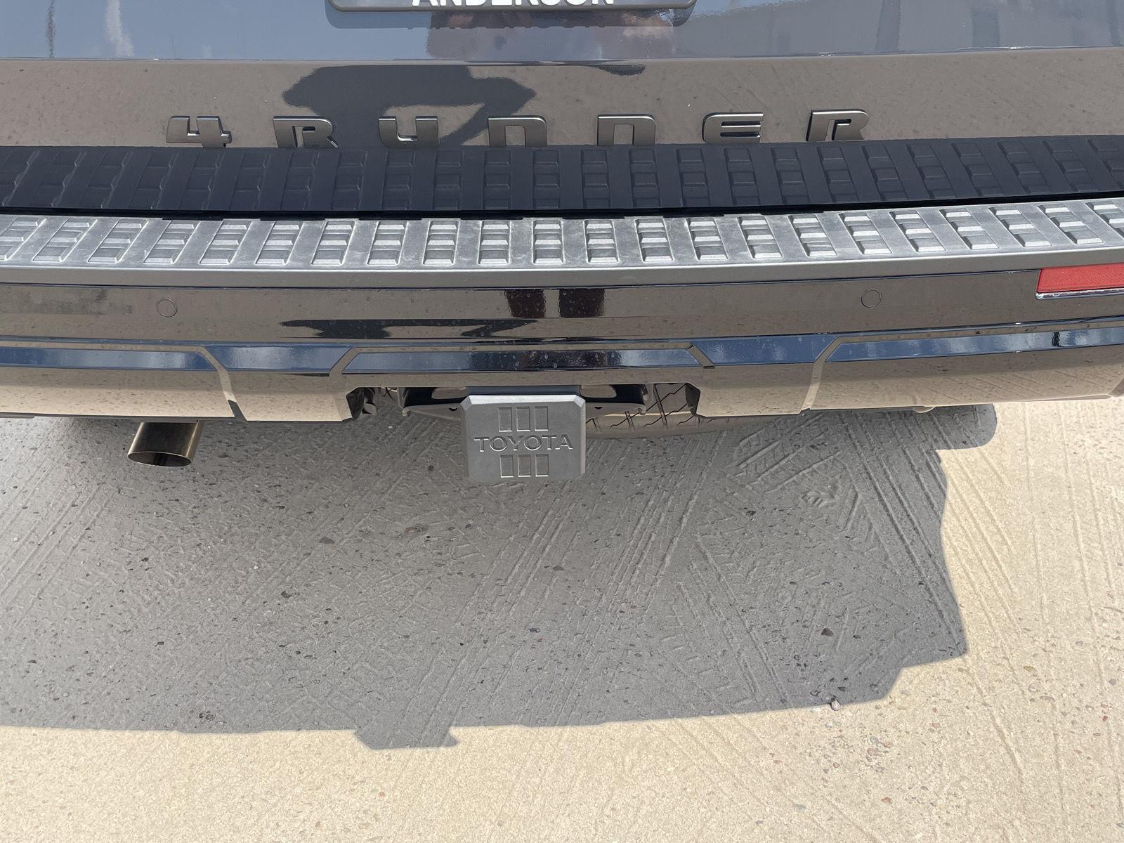 Vehicle photo 23