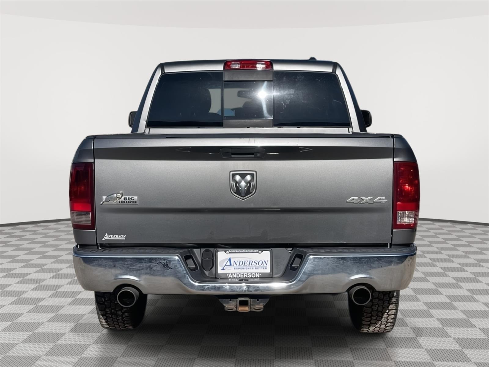 Vehicle photo 5