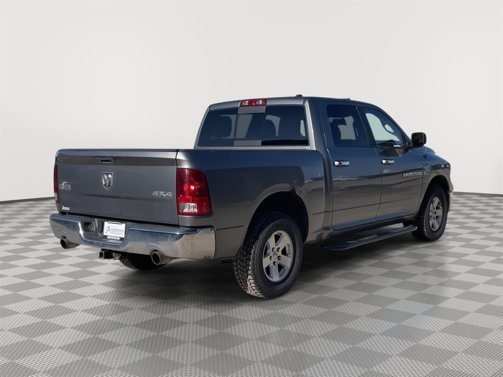 Vehicle photo 6