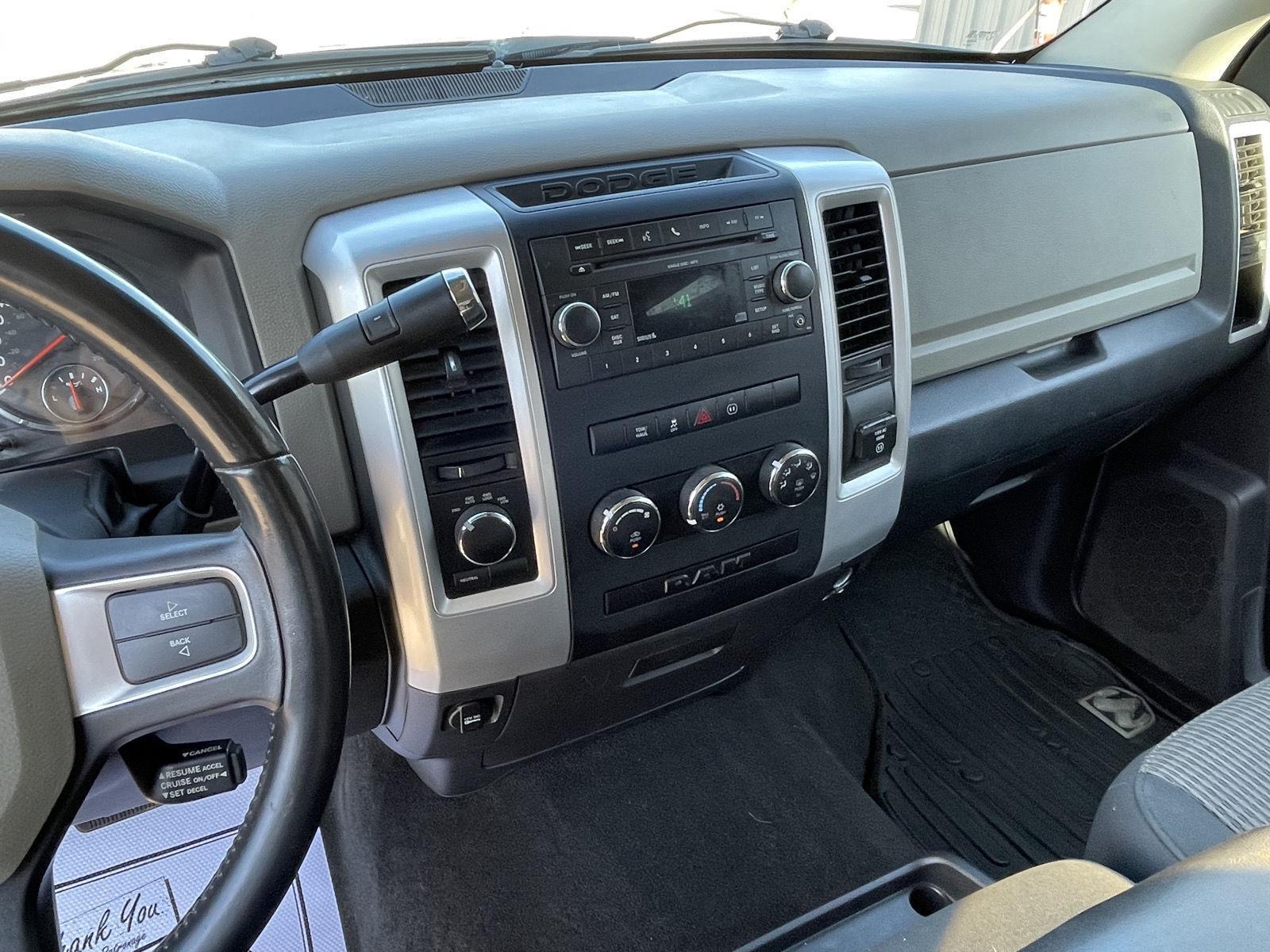 Vehicle photo 14