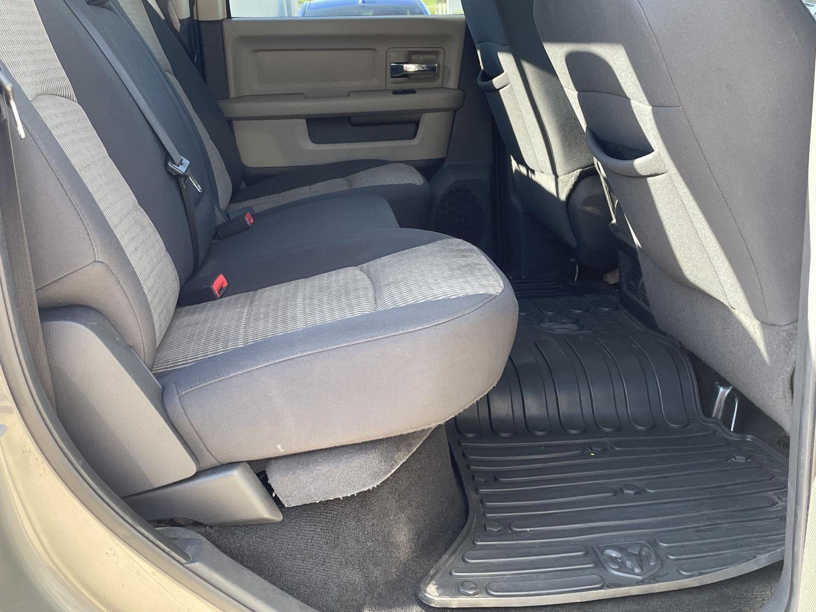 Vehicle photo 18
