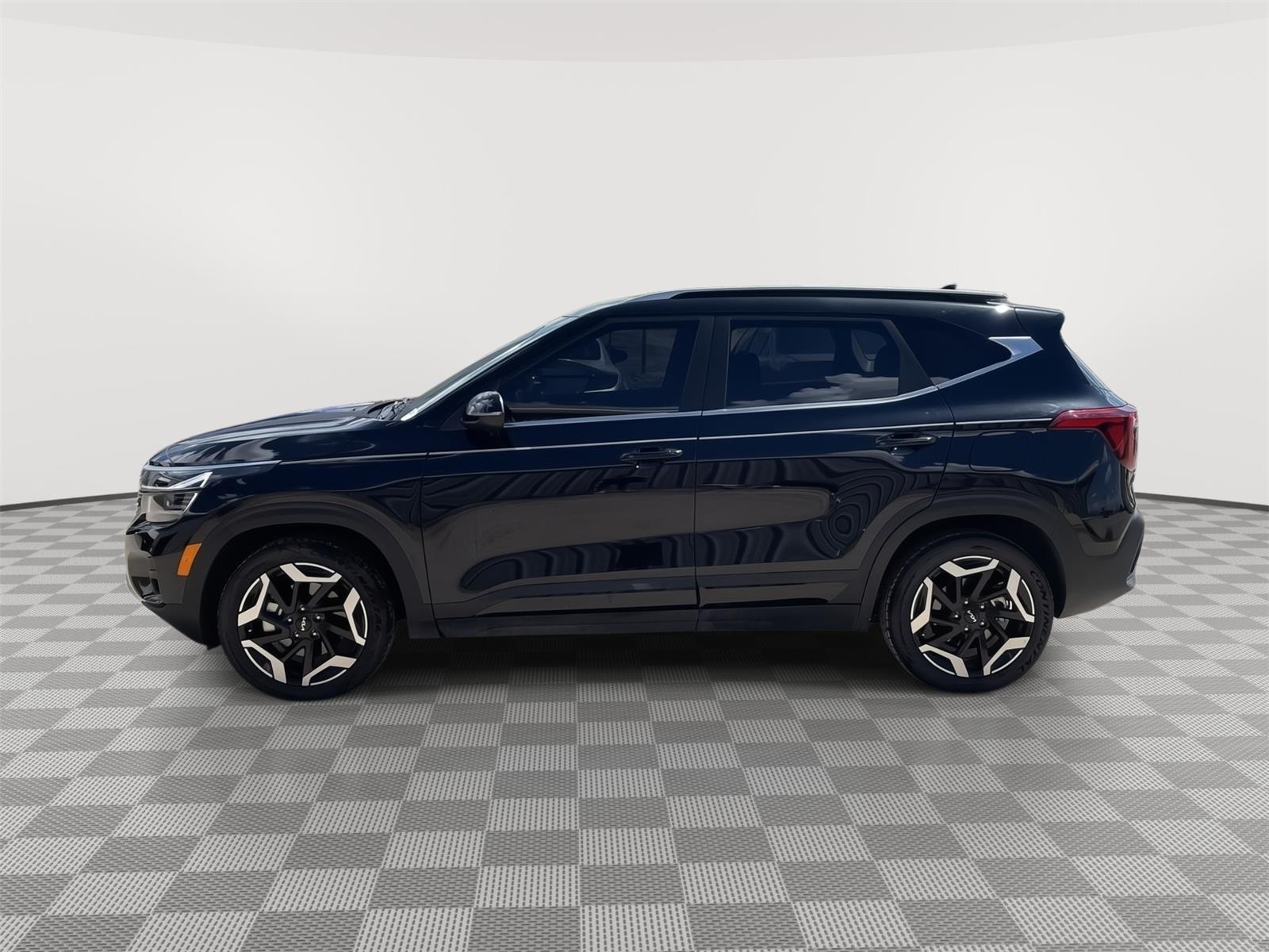Vehicle photo 2