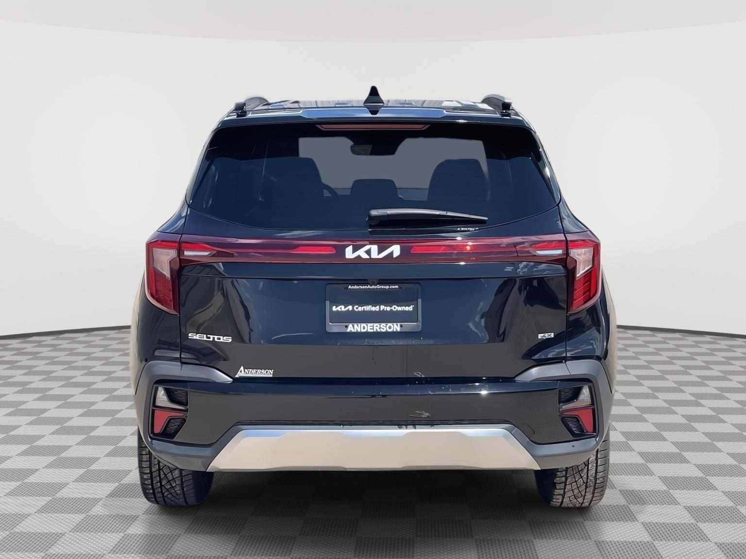 Vehicle photo 5