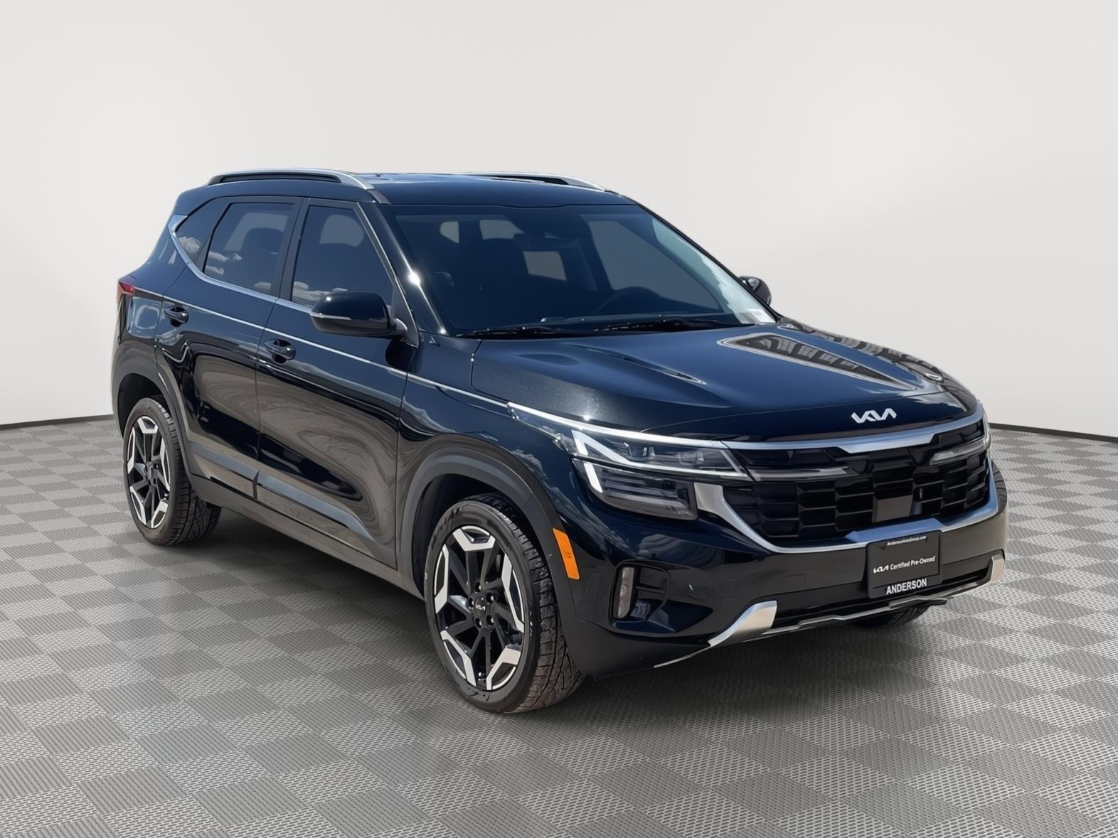 Vehicle photo 8