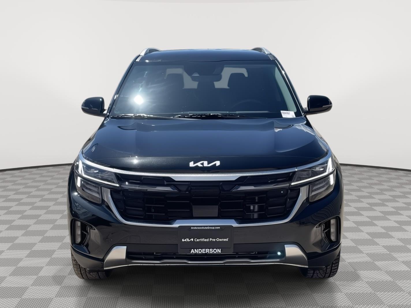 Vehicle photo 9