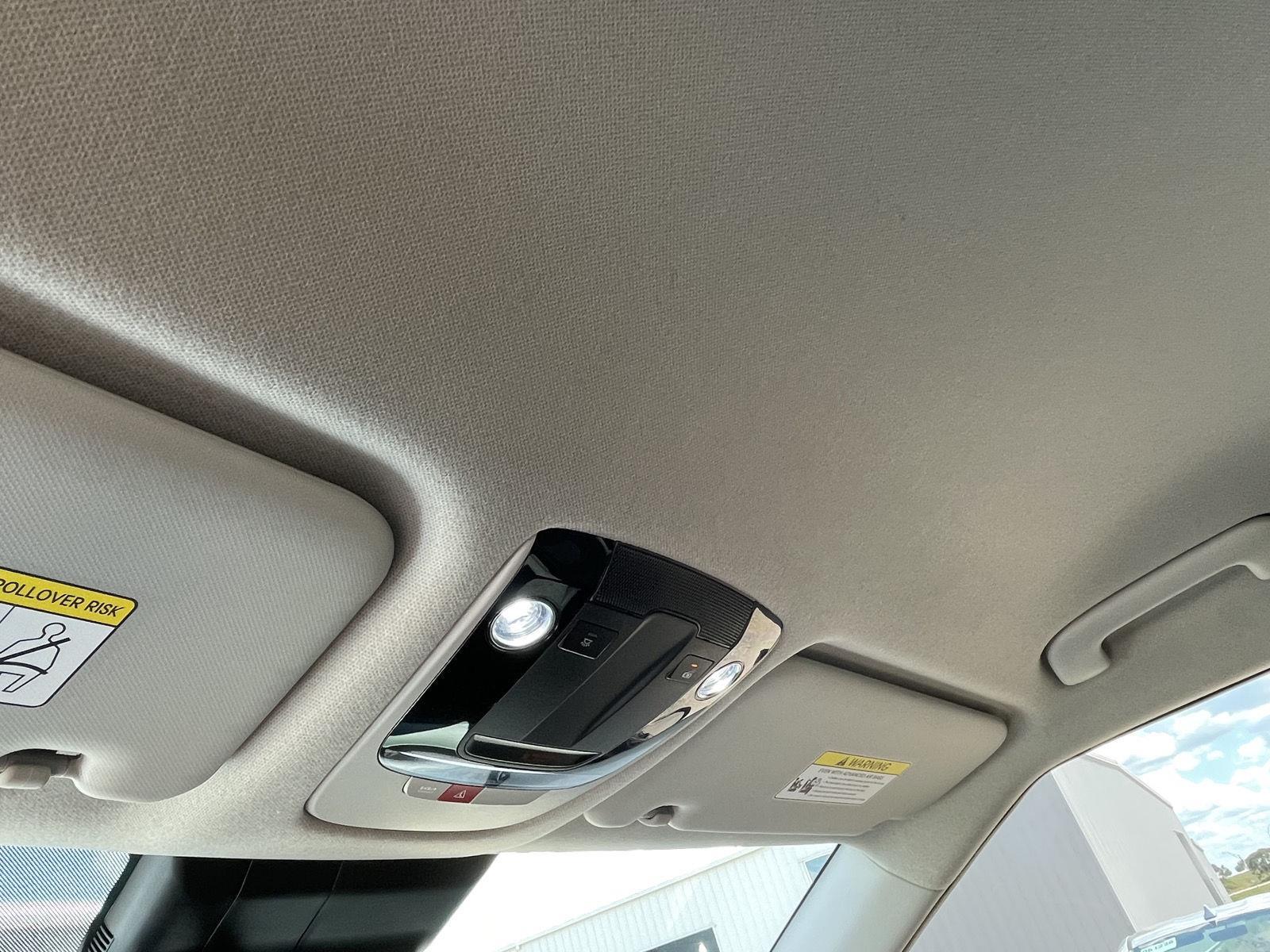 Vehicle photo 16