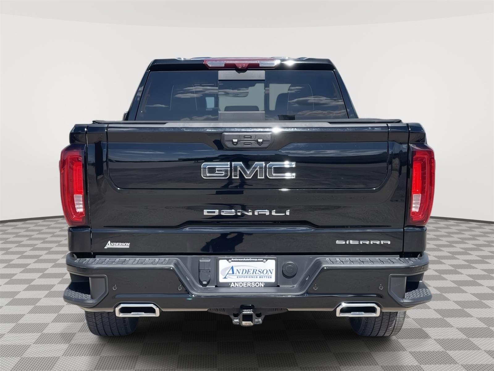 Vehicle photo 5
