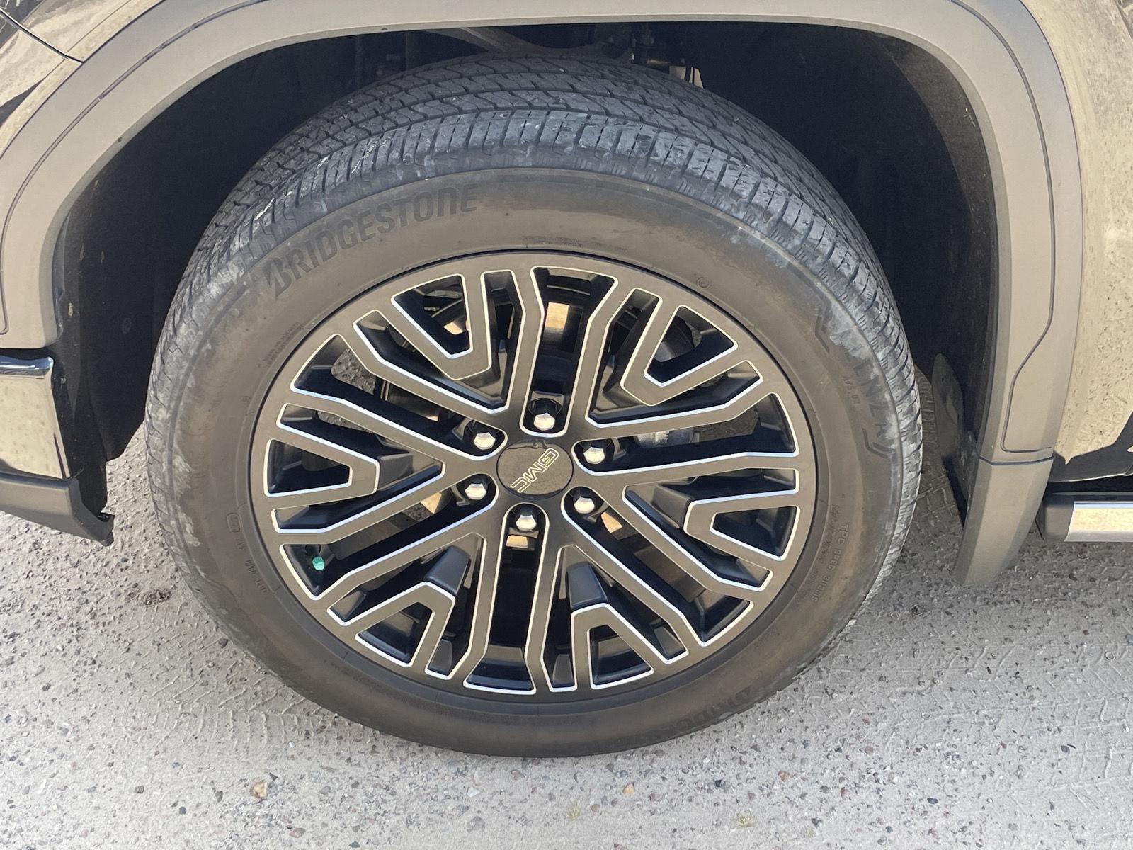 Vehicle photo 10