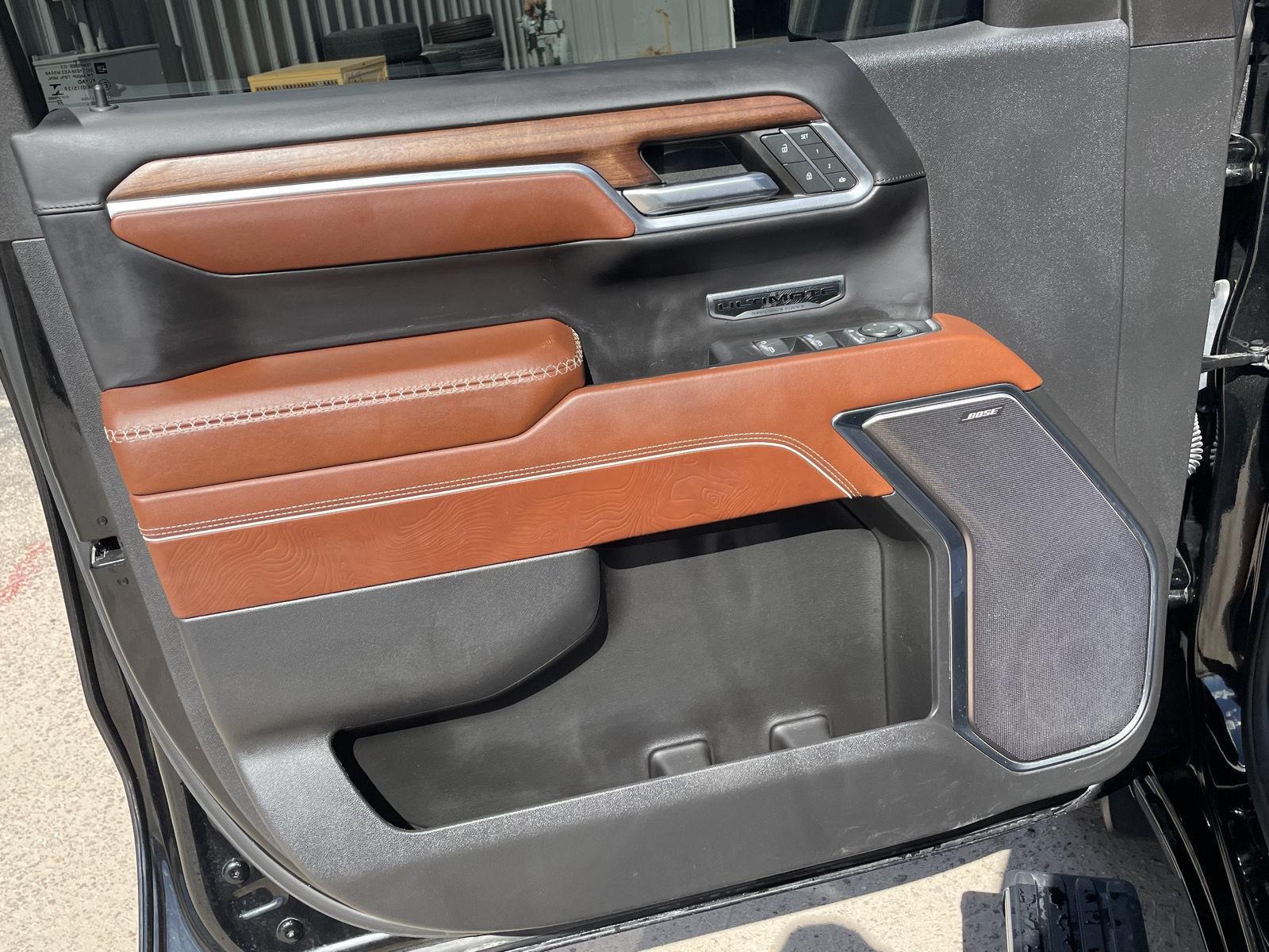 Vehicle photo 11