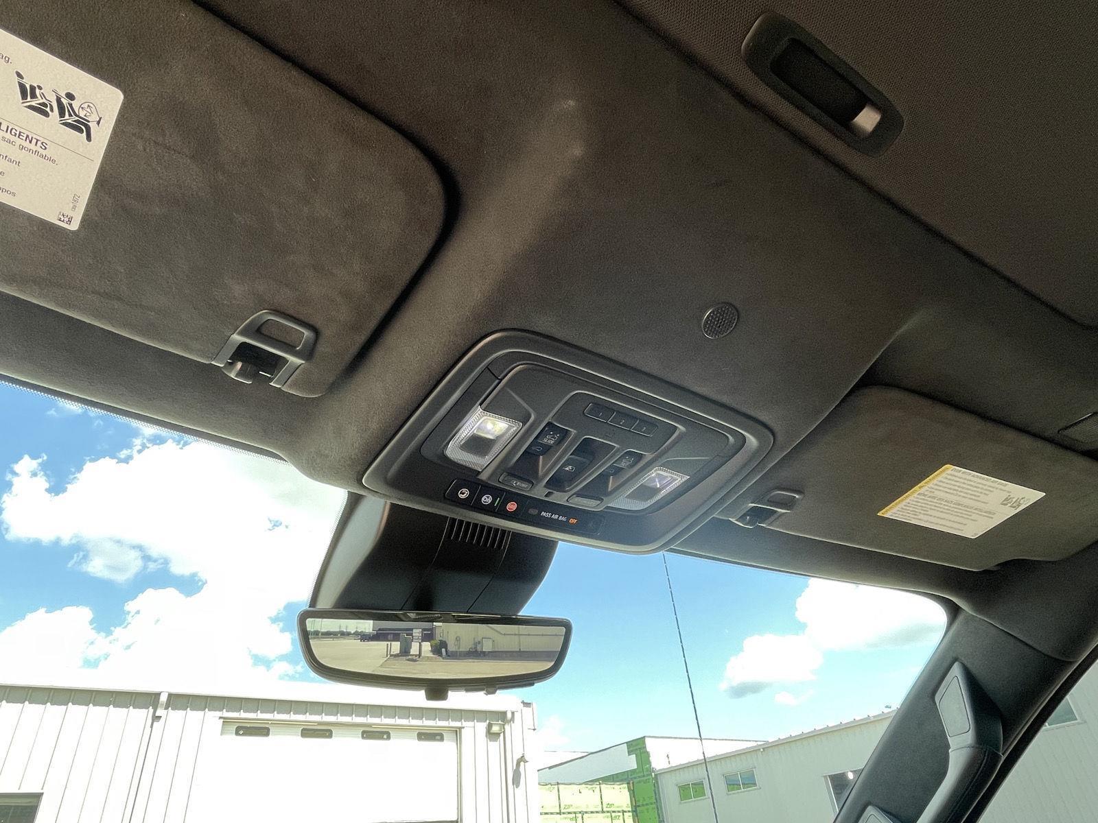 Vehicle photo 16